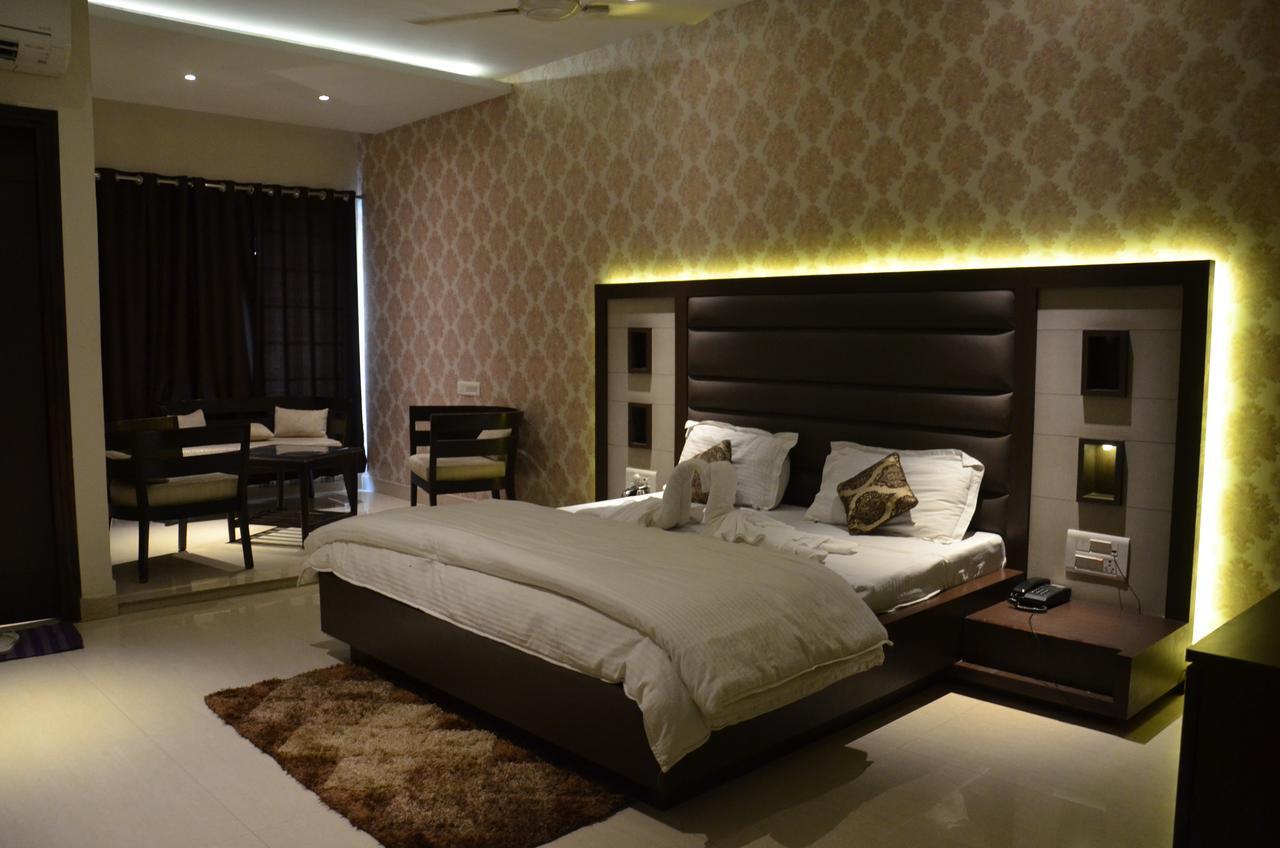 Hotel Aroma Inn Sirsa エクステリア 写真